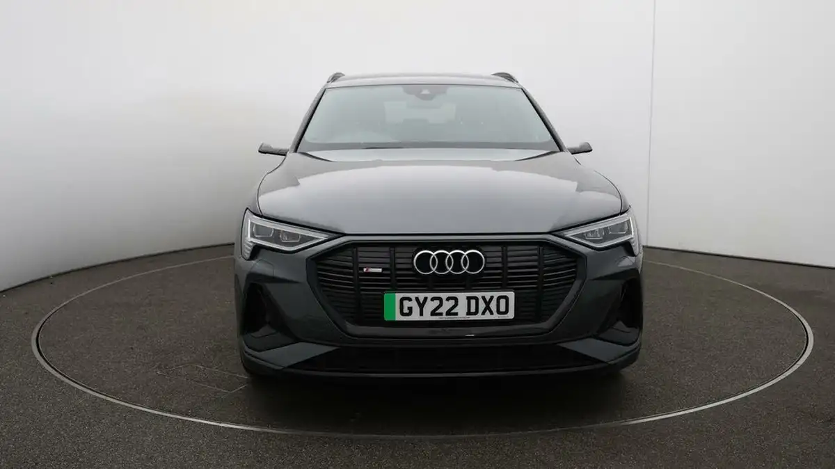 2022-audi-e-tron-50e-black-edition-station-wagon-big-40