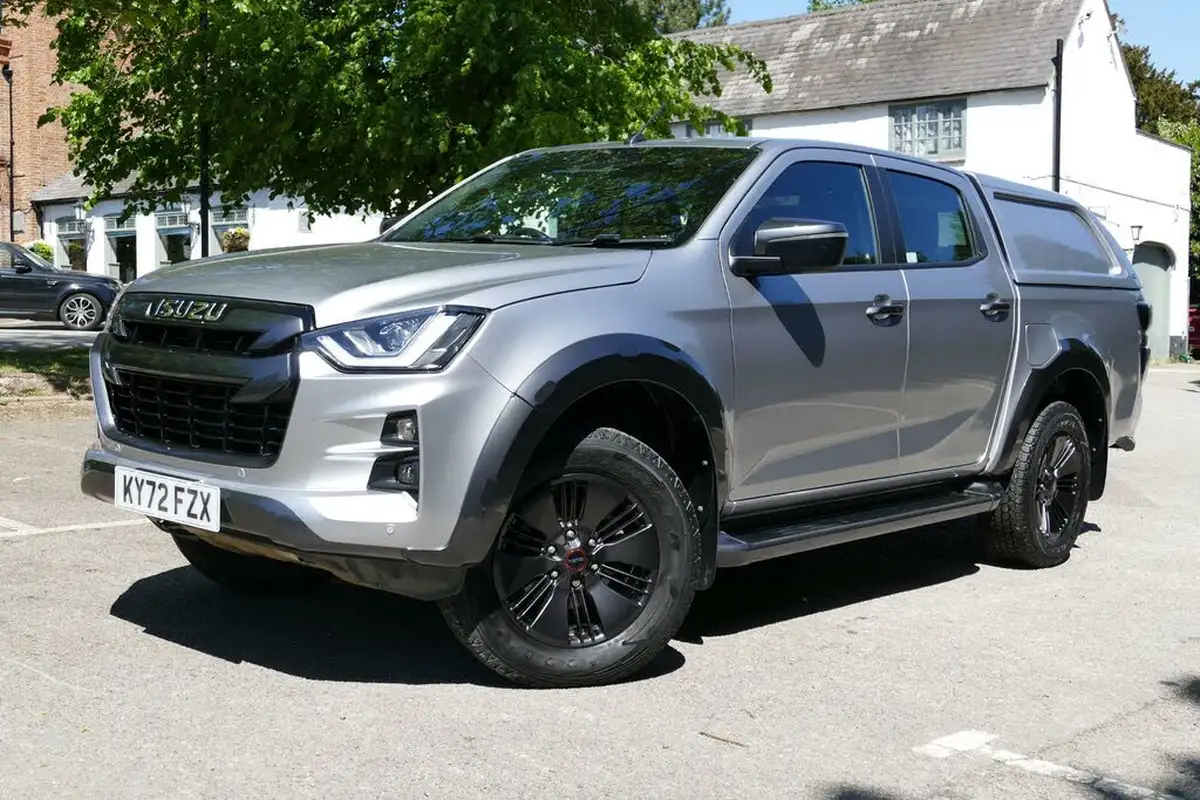 2022-isuzu-d-max-19td-v-cross-pick-up-big-2