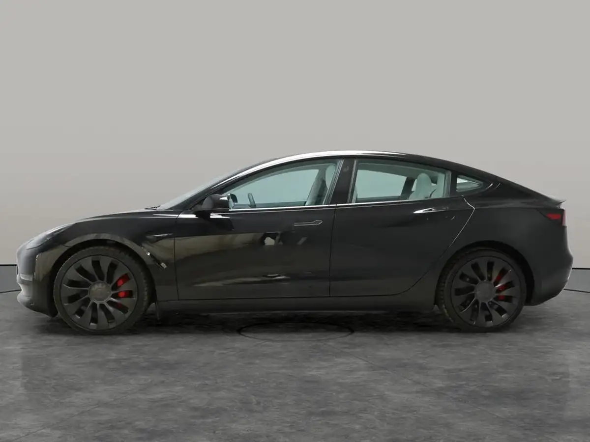 2022-tesla-model-3-e-performance-big-17
