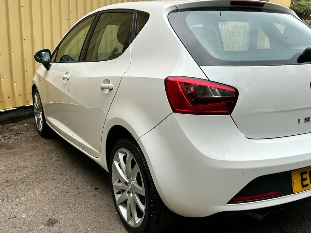 2014-seat-ibiza-12-fr-105ps-hatchback-5d-big-6