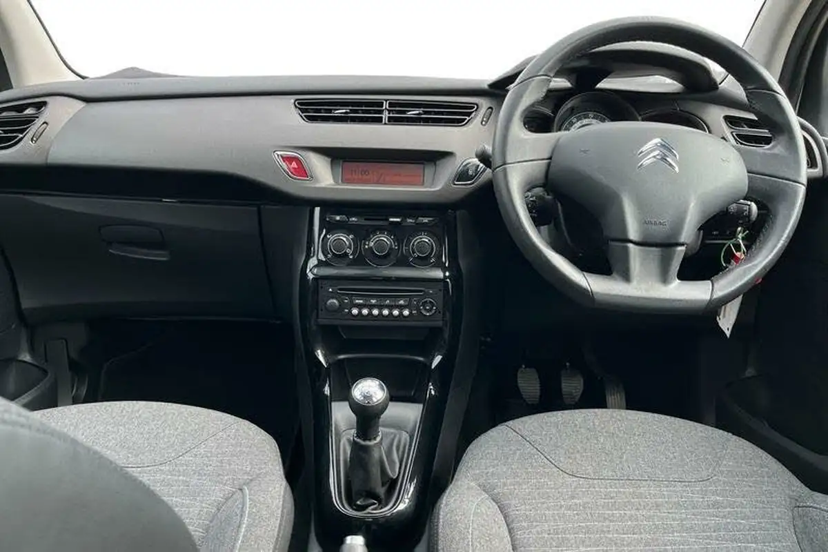 2015-citroen-c3-12-selection-big-9