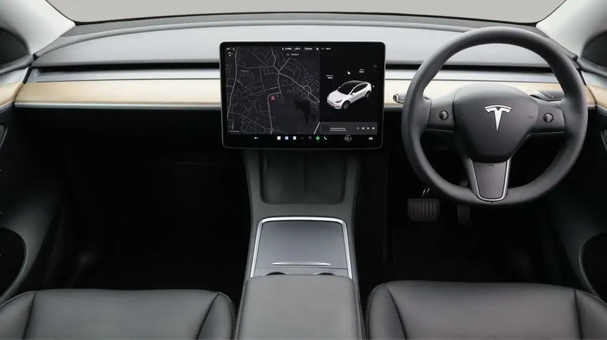 2023-tesla-model-y-e-rwd-big-13