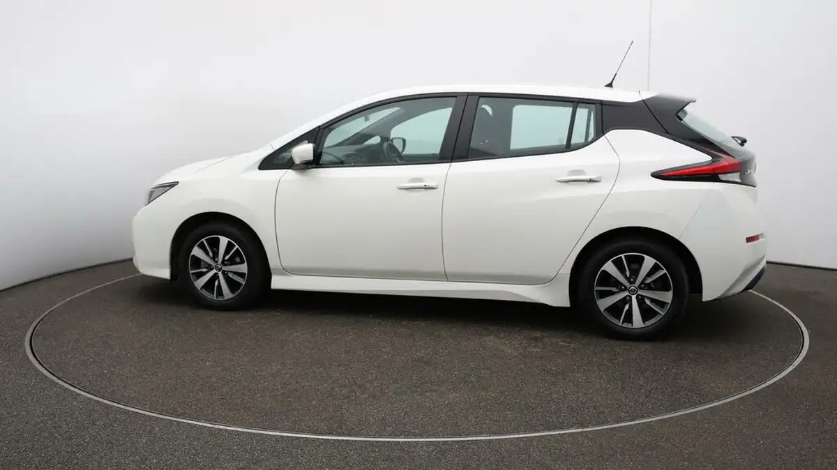 2021-nissan-leaf-e-acenta-big-56