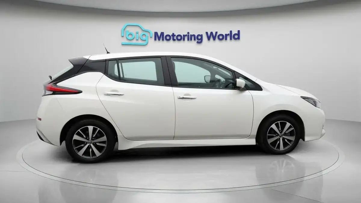 2021-nissan-leaf-e-acenta-big-8