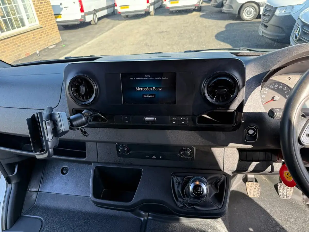 2018-mercedes-benz-sprinter-21cdi-311-l2h1-panel-van-rwd-eco-gear-360-big-18