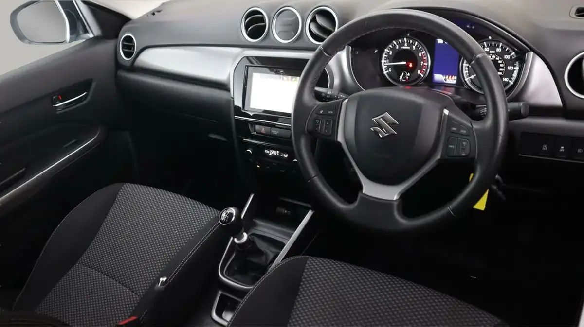 2019-suzuki-vitara-14-boosterjet-sz-t-big-9