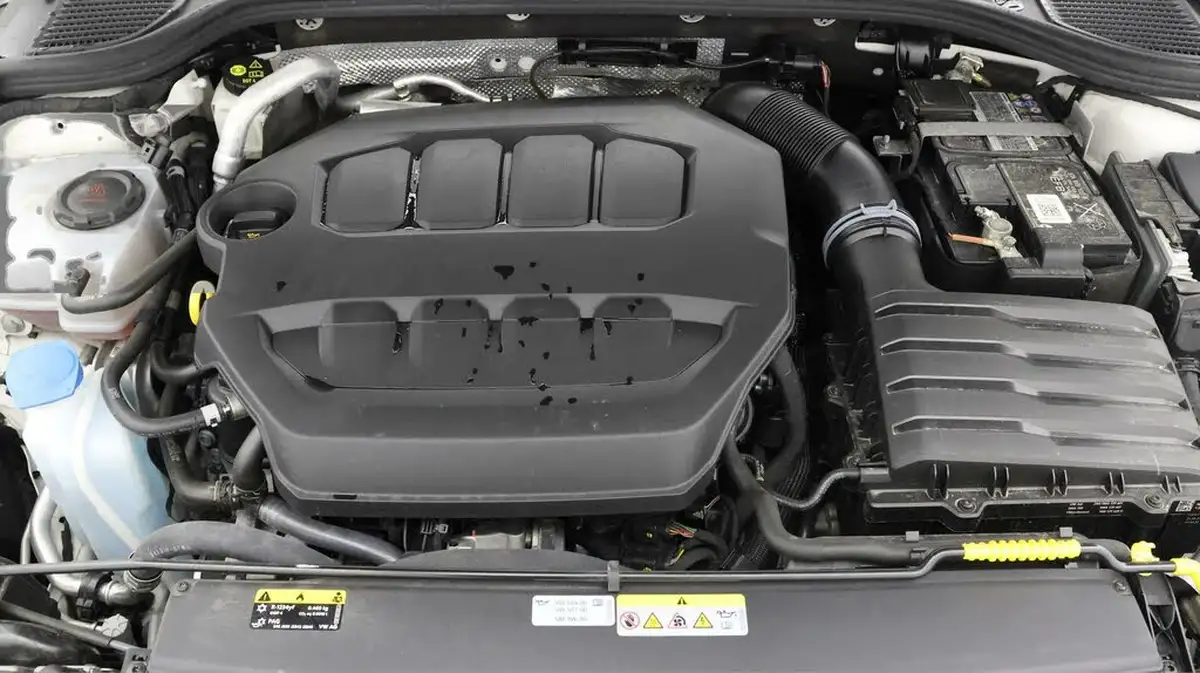2023-volkswagen-golf-20-tsi-r-320ps-hatchback-big-18