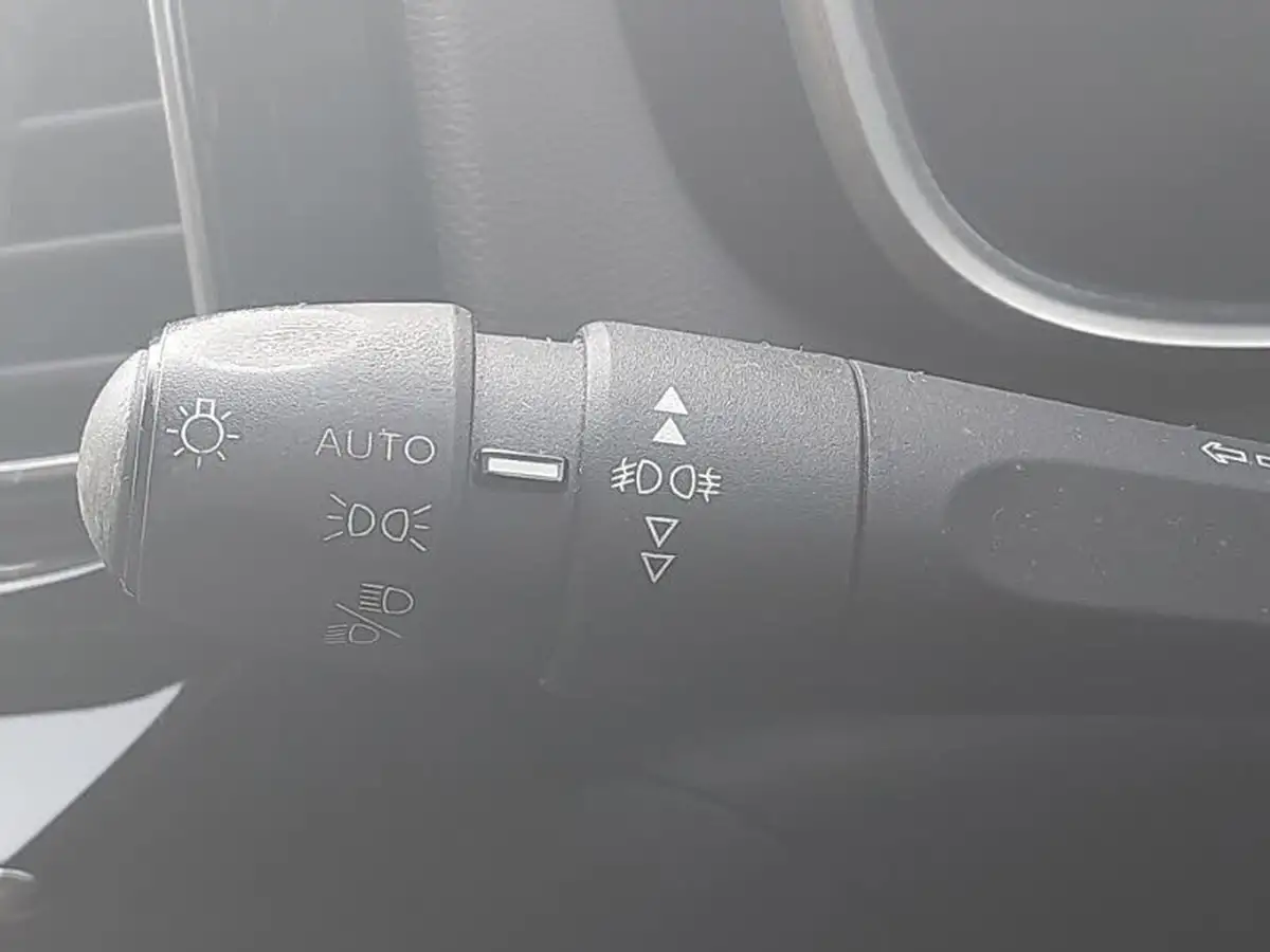 2019-citroen-c5-aircross-12-puretech-flair-big-17