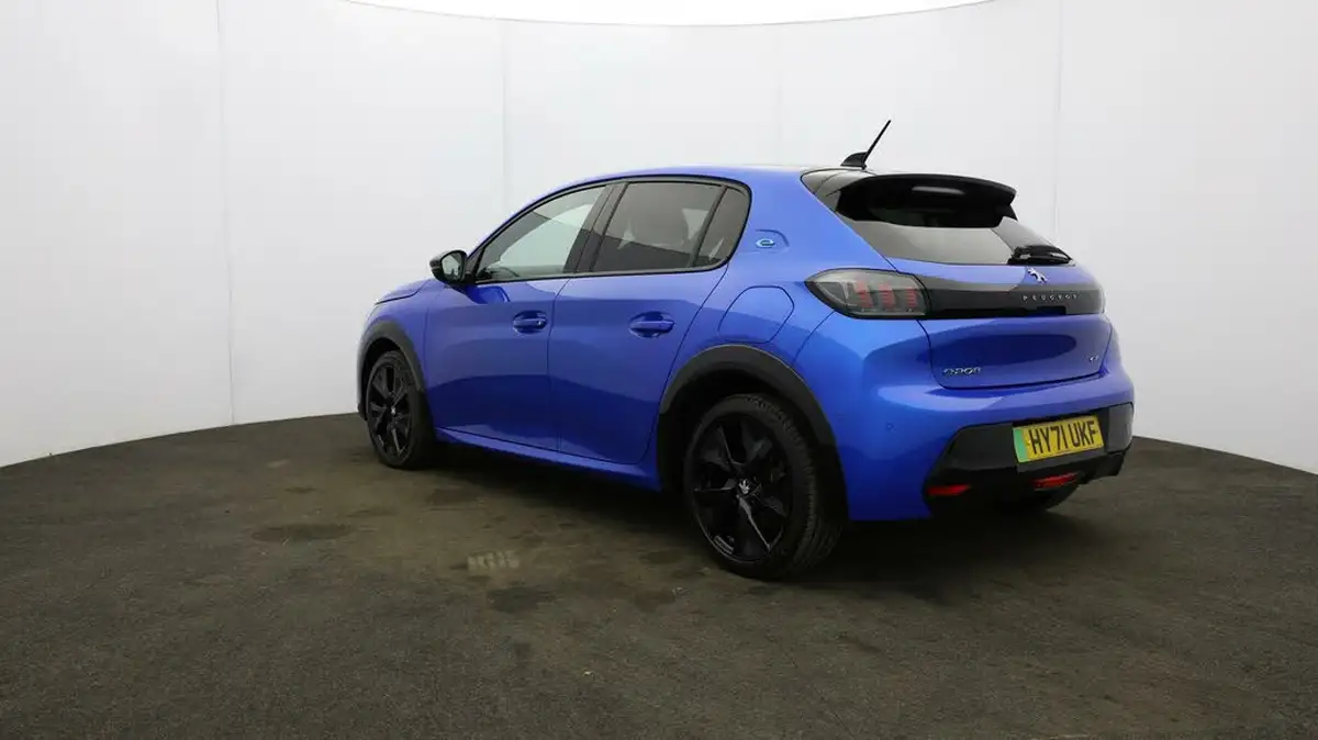 2021-peugeot-208-e-gt-premium-big-47