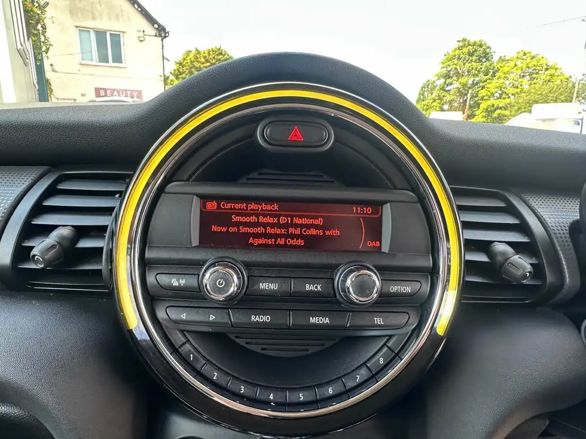 2016-mini-cooper-12-one-3d-big-3