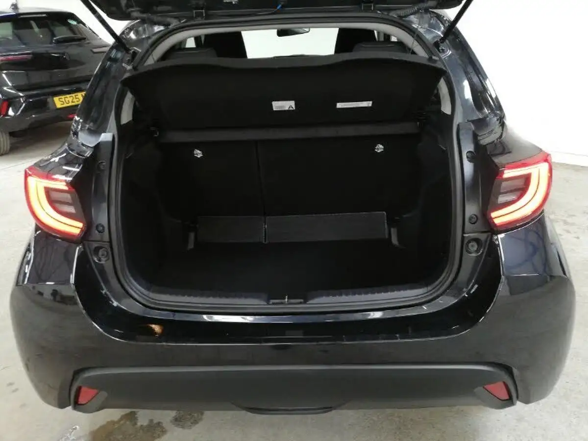 2021-toyota-yaris-15-vvt-i-design-big-7