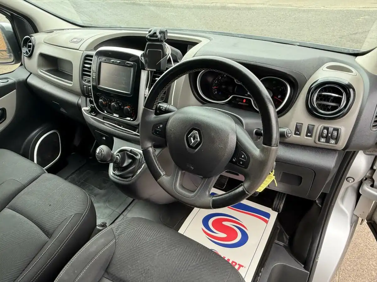2017-renault-trafic-16dci-sl27-125-sport-nav-energy-125-e6-panel-van-big-9