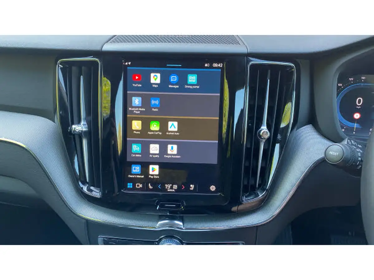 2024-volvo-xc60-20-b5-plus-big-20