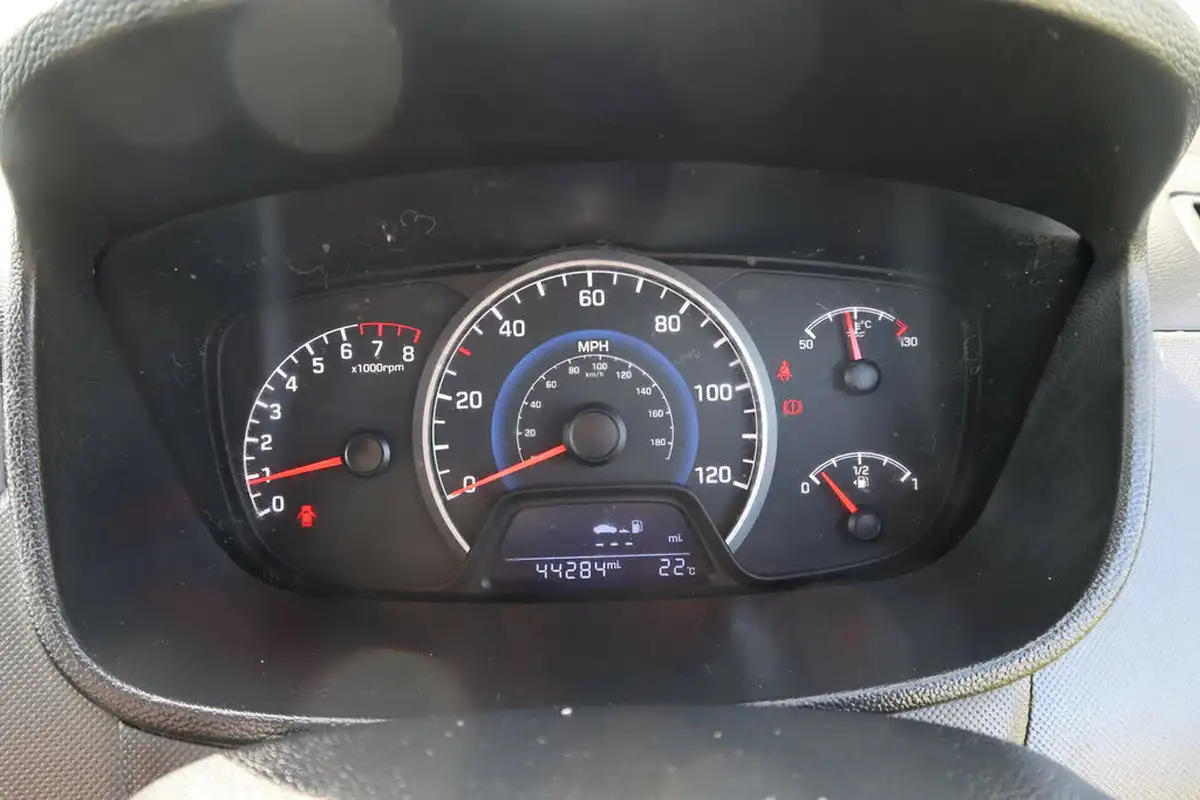 2018-hyundai-i10-10-go-se-66ps-big-51