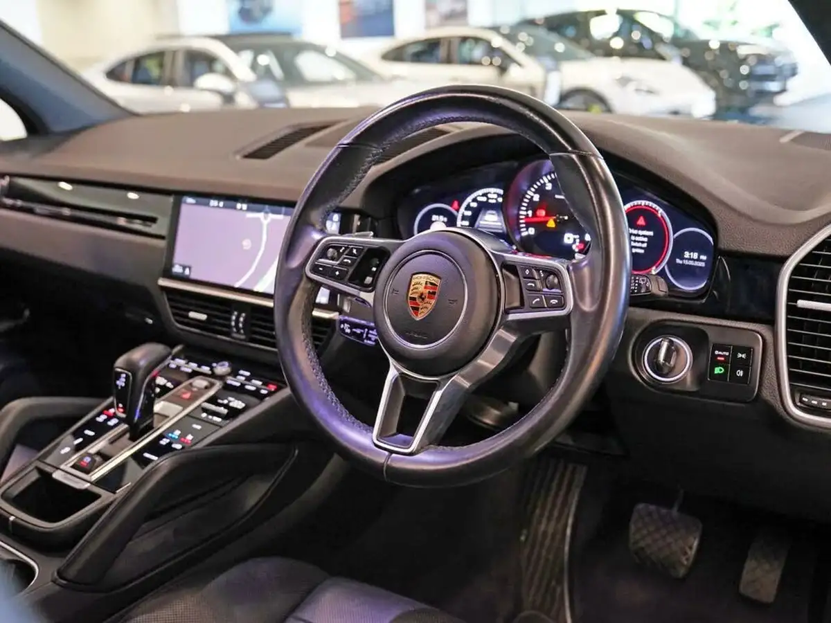 2019-porsche-cayenne-30-v6-coupe-big-5