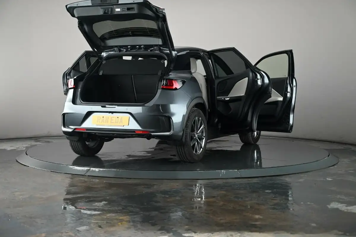 2025-lexus-lbx-15-premium-plus-big-65