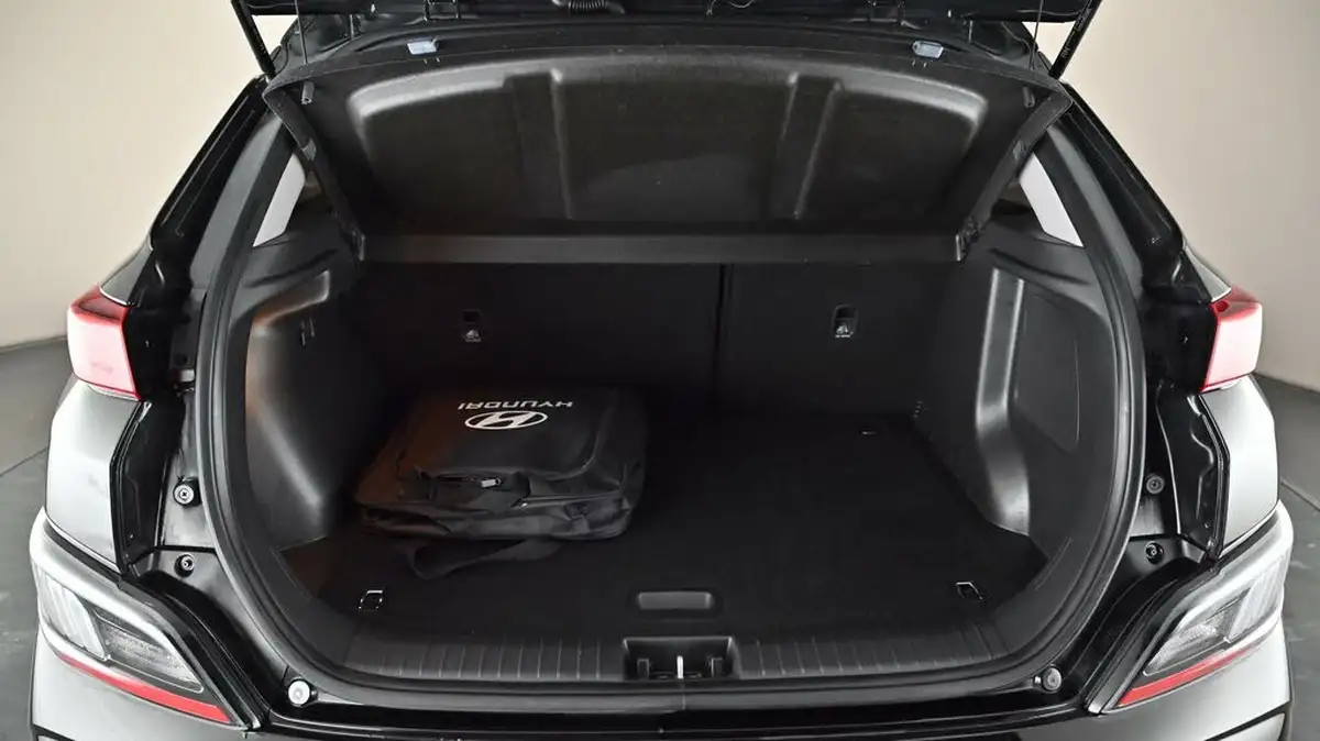 2022-hyundai-kona-e-premium-204ps-64kwh-7kw-obc-big-17