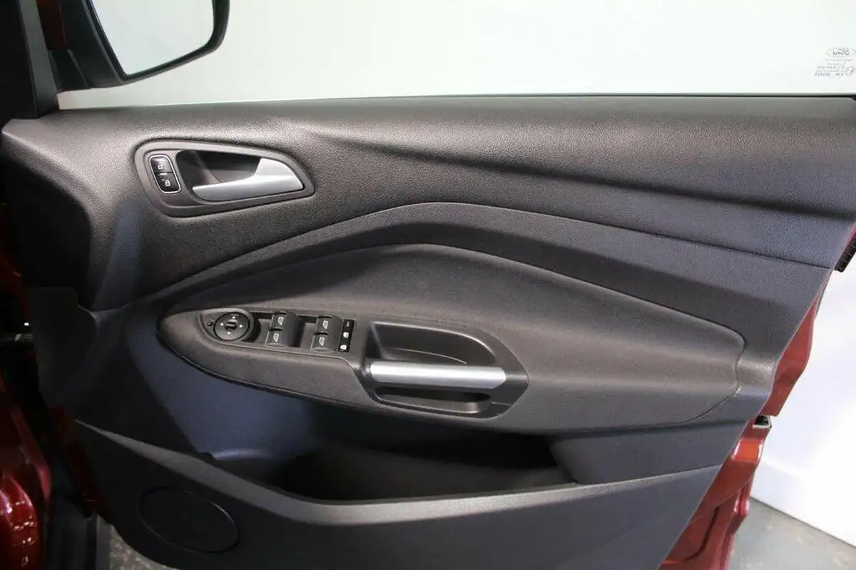 2017-ford-c-max-20tdci-titanium-big-50