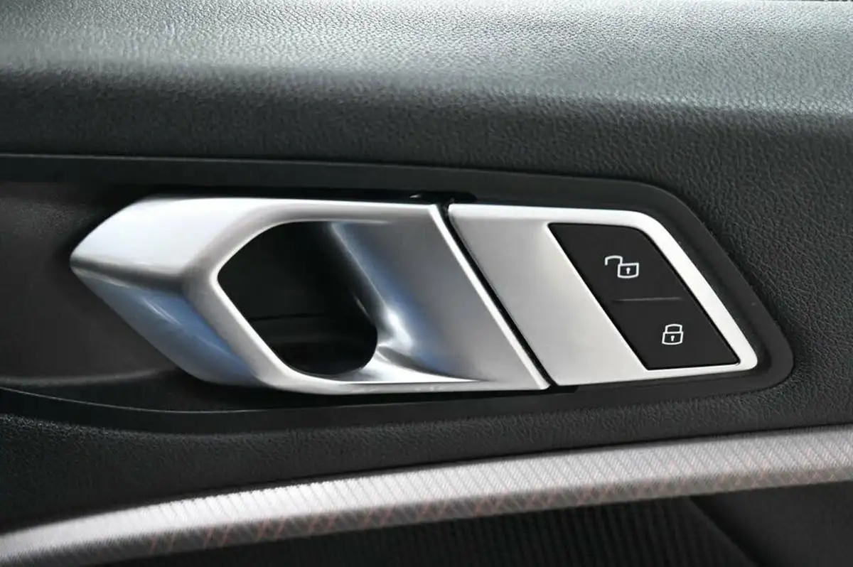 2022-bmw-1-series-20-m135i-xdrive-big-35