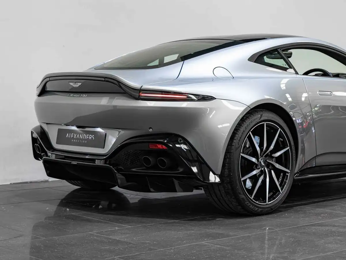 2019-aston-martin-vantage-40-v8-vantage-big-22