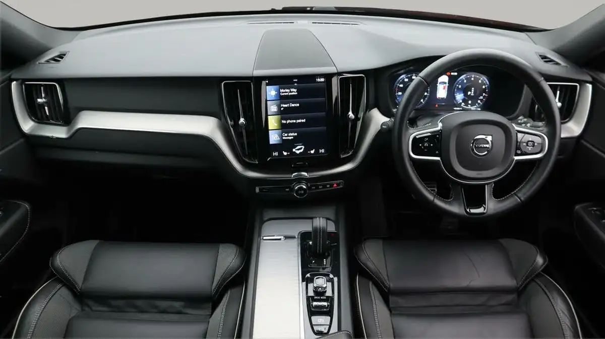 2021-volvo-xc60-20-b5-r-design-awd-big-13
