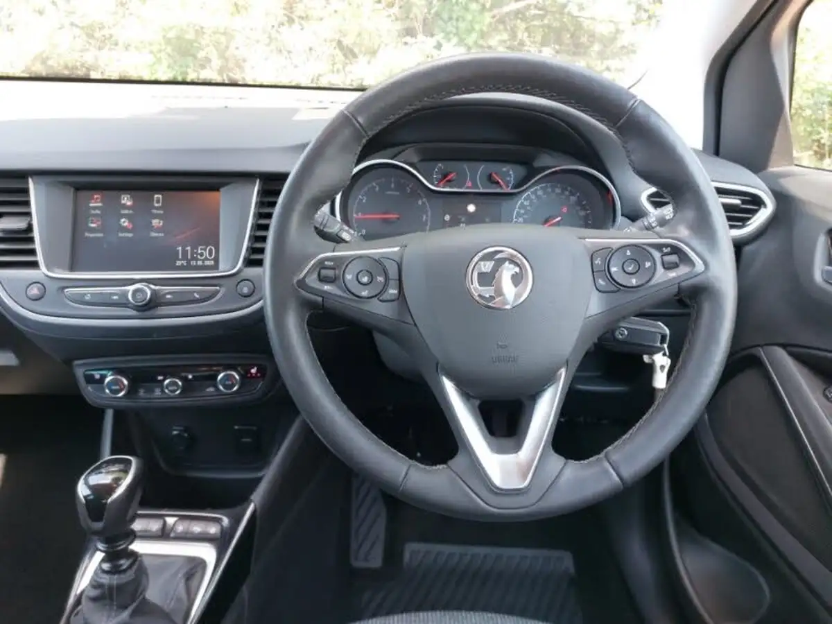 2021-vauxhall-crossland-12-elite-130ps-big-6