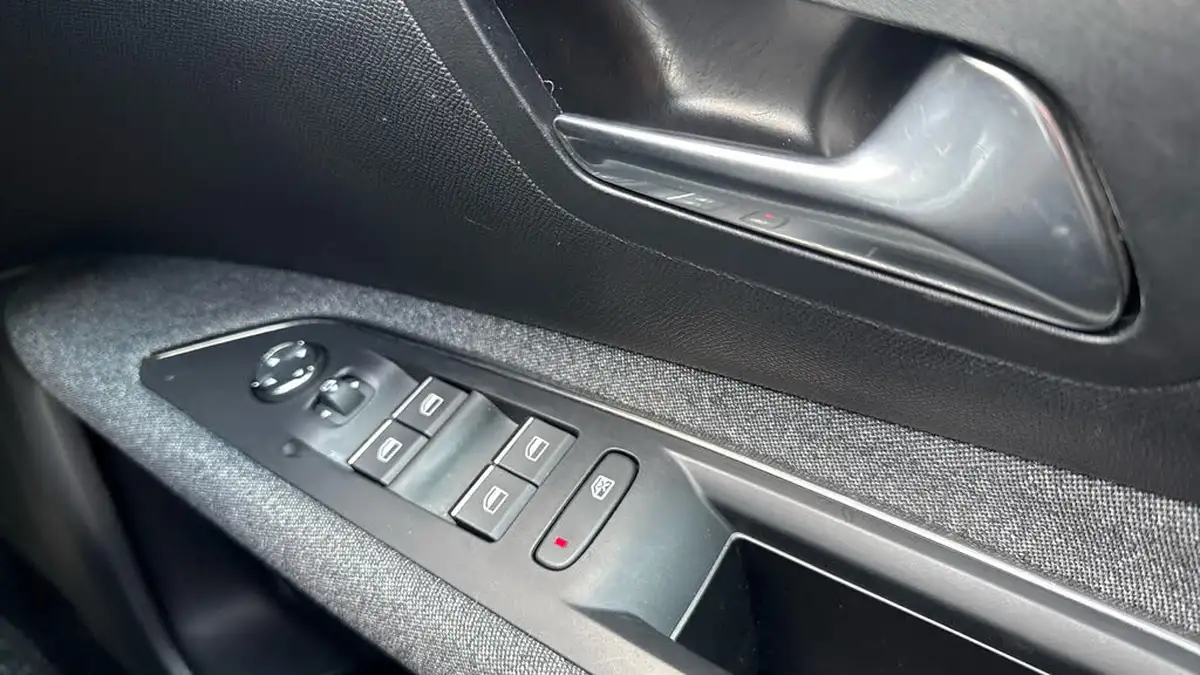 2023-peugeot-3008-suv-15-bluehdi-active-premium-eat8-big-21
