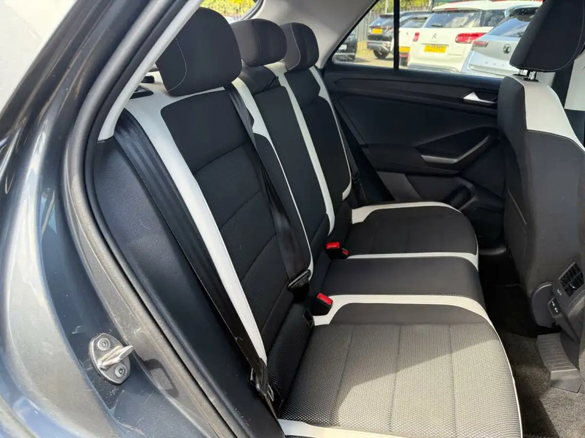 2021-volkswagen-t-roc-15-tsi-sel-dsg-big-25