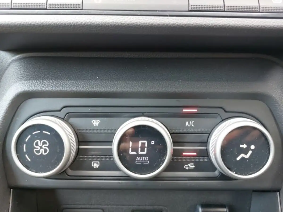 2024-dacia-sandero-stepway-10-tce-extreme-90bhp-big-16