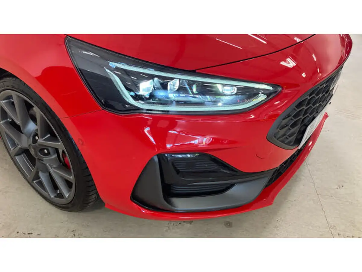 2023-ford-focus-23t-st-hatchback-big-20
