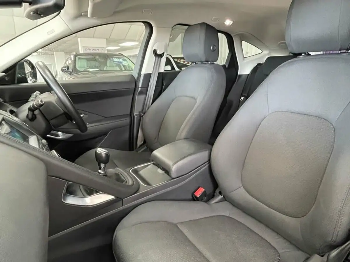 2019-jaguar-e-pace-20-i4d-150ps-big-31