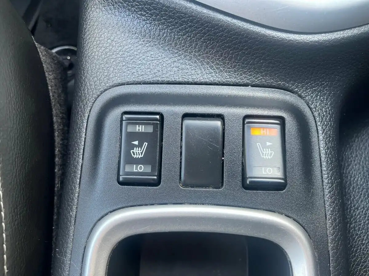 2017-nissan-navara-23dci-tekna-auto-big-29