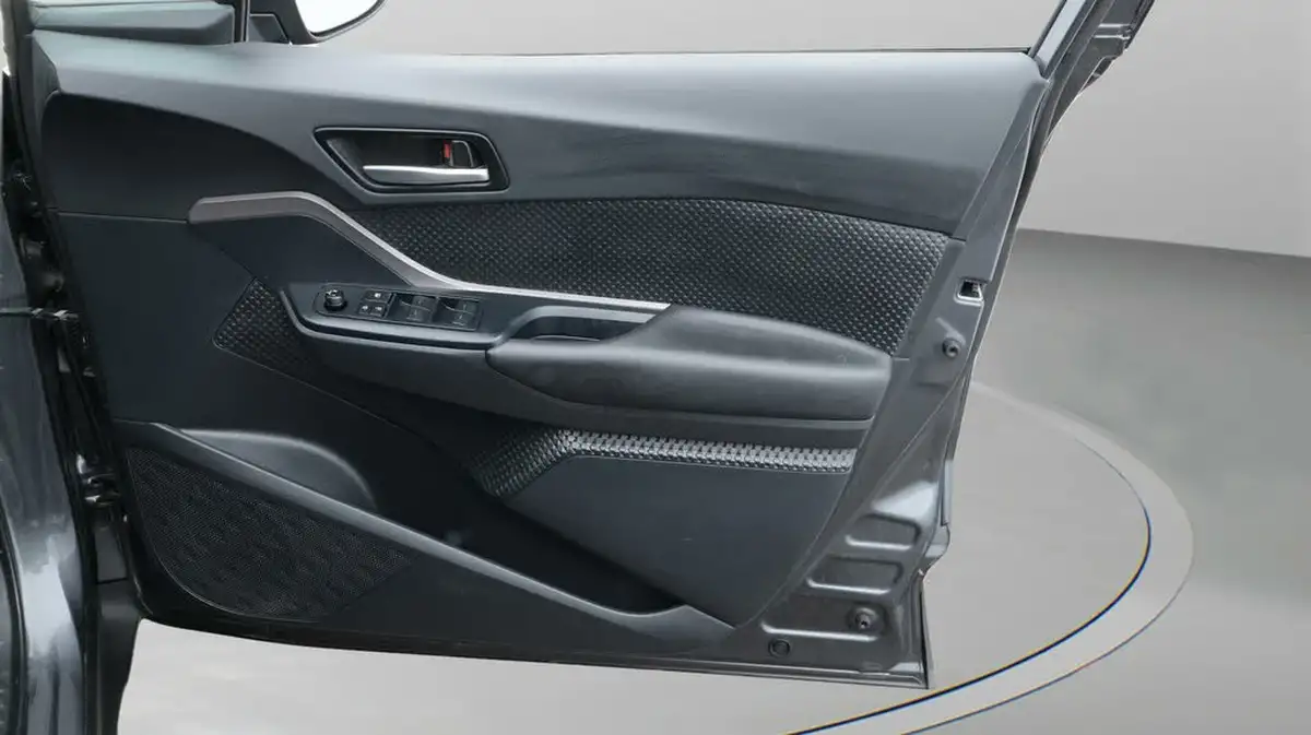 2020-toyota-c-hr-18-vvt-i-icon-parking-pack-big-15