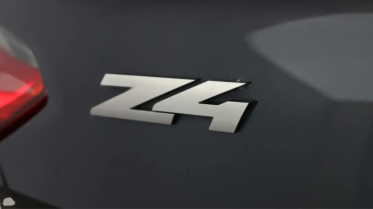 2021-bmw-z4-30-m40i-big-20