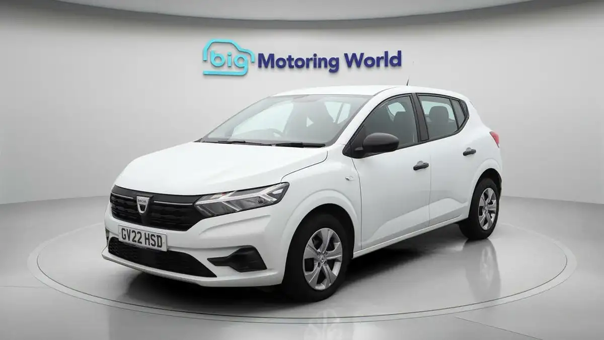 2022-dacia-sandero-10-sce-essential-big-3