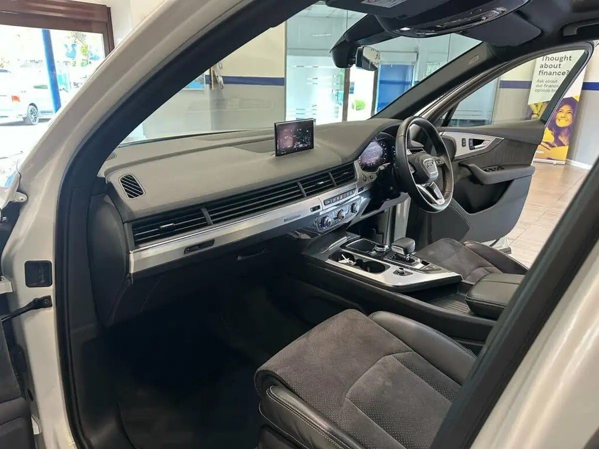 2018-audi-q7-30-50-tdi-s-line-big-22
