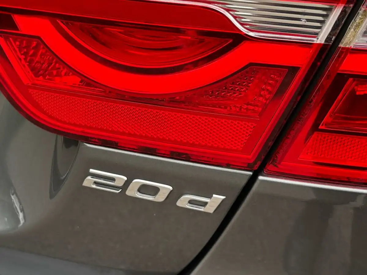 2018-jaguar-xe-20d-portfolio-180ps-1999cc-auto-big-33