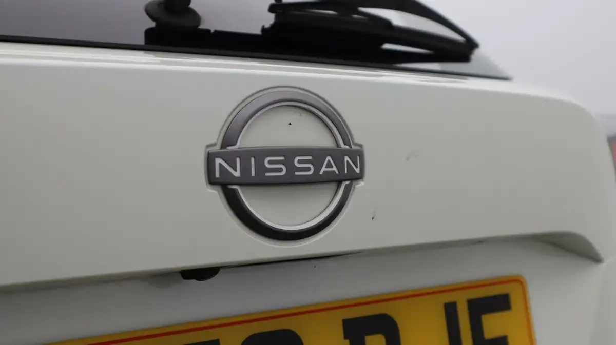 2022-nissan-juke-16-hybrid-premiere-edition-big-22