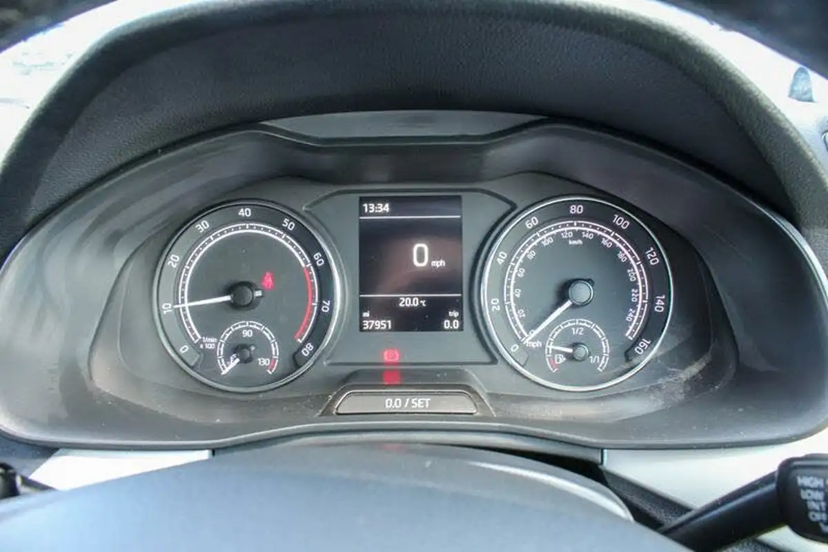 2019-skoda-scala-10-tsi-se-116ps-big-28