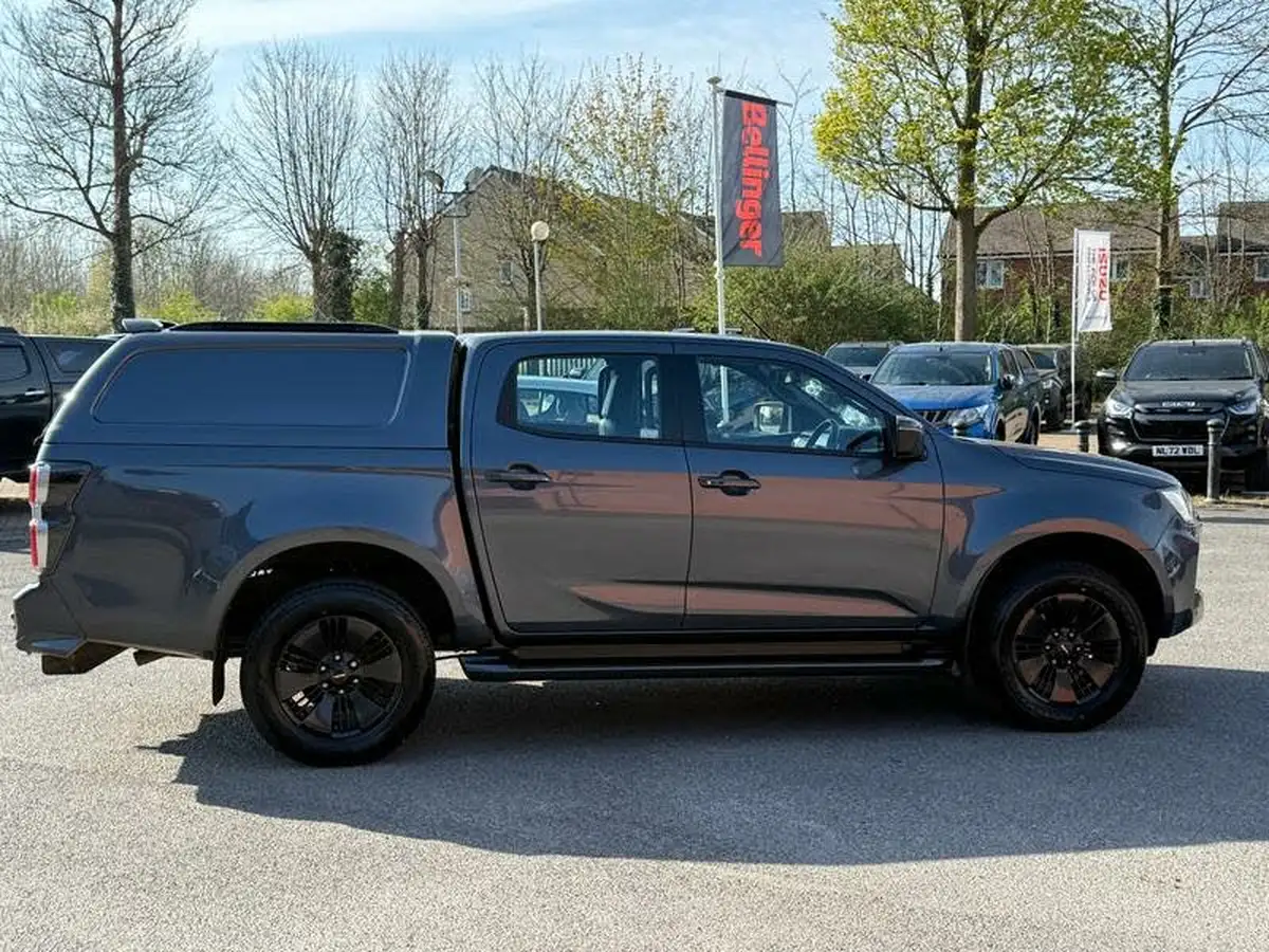 2022-isuzu-d-max-19td-v-cross-pickup-auto-big-11
