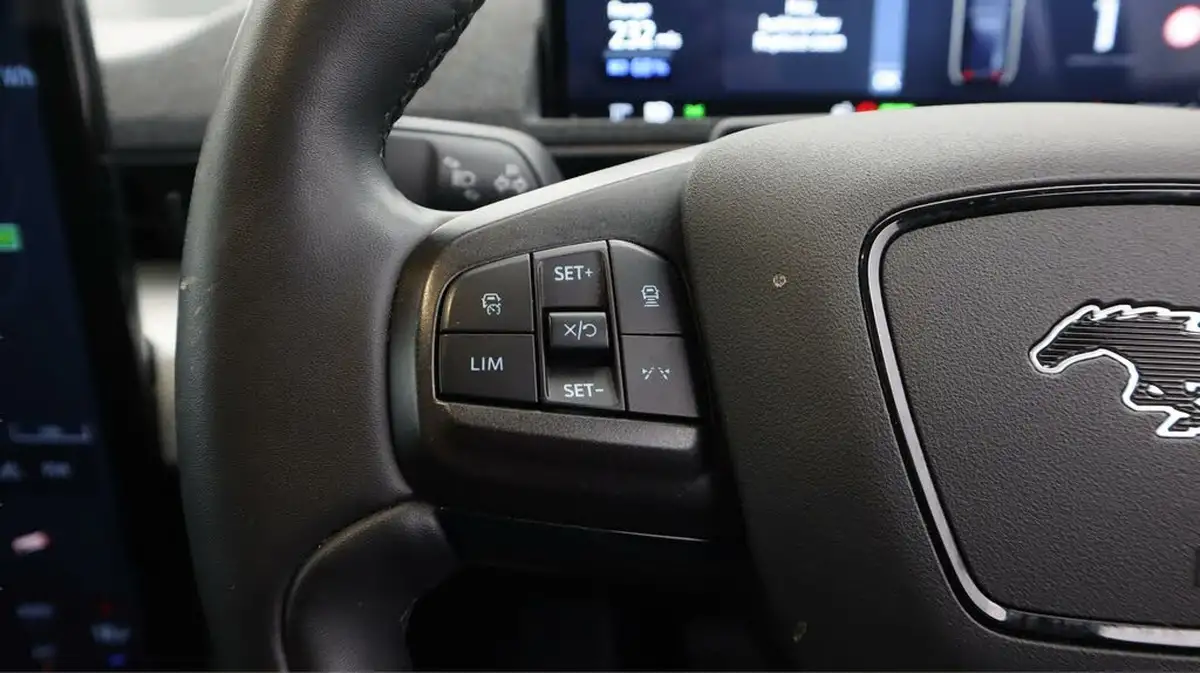 2022-ford-mustang-mach-e-e-extended-range-294ps-big-24