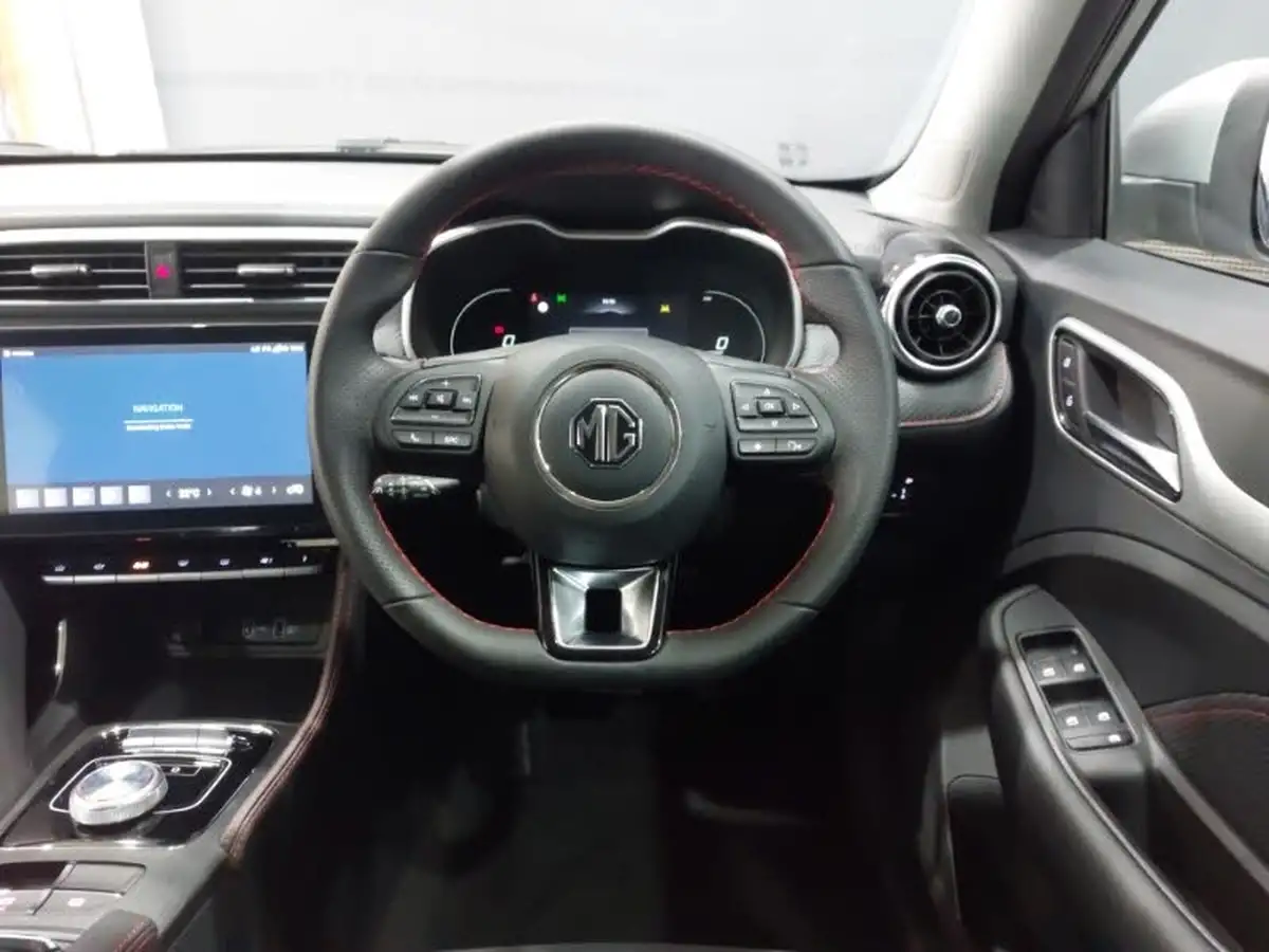 2025-mg-zs-suv-e-trophy-connect-ev-176ps-big-6