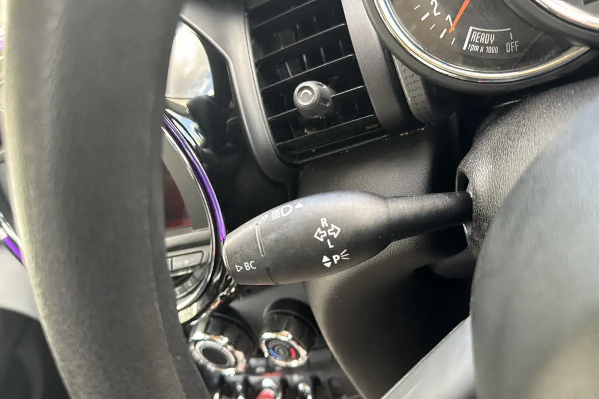 2019-mini-cooper-15-cooper-classic-hatchback-5d-big-37