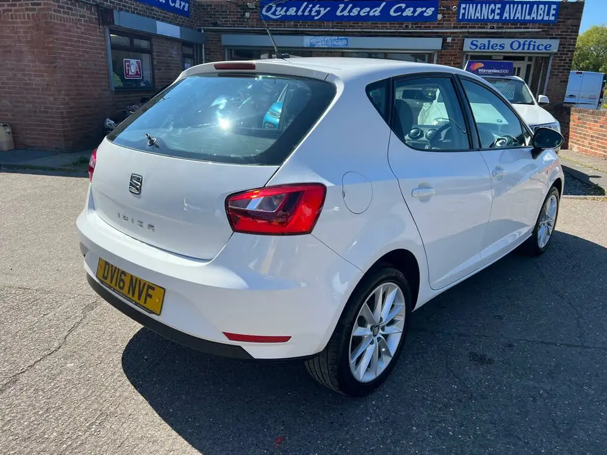 2016-seat-ibiza-10-vista-hatchback-5d-big-3