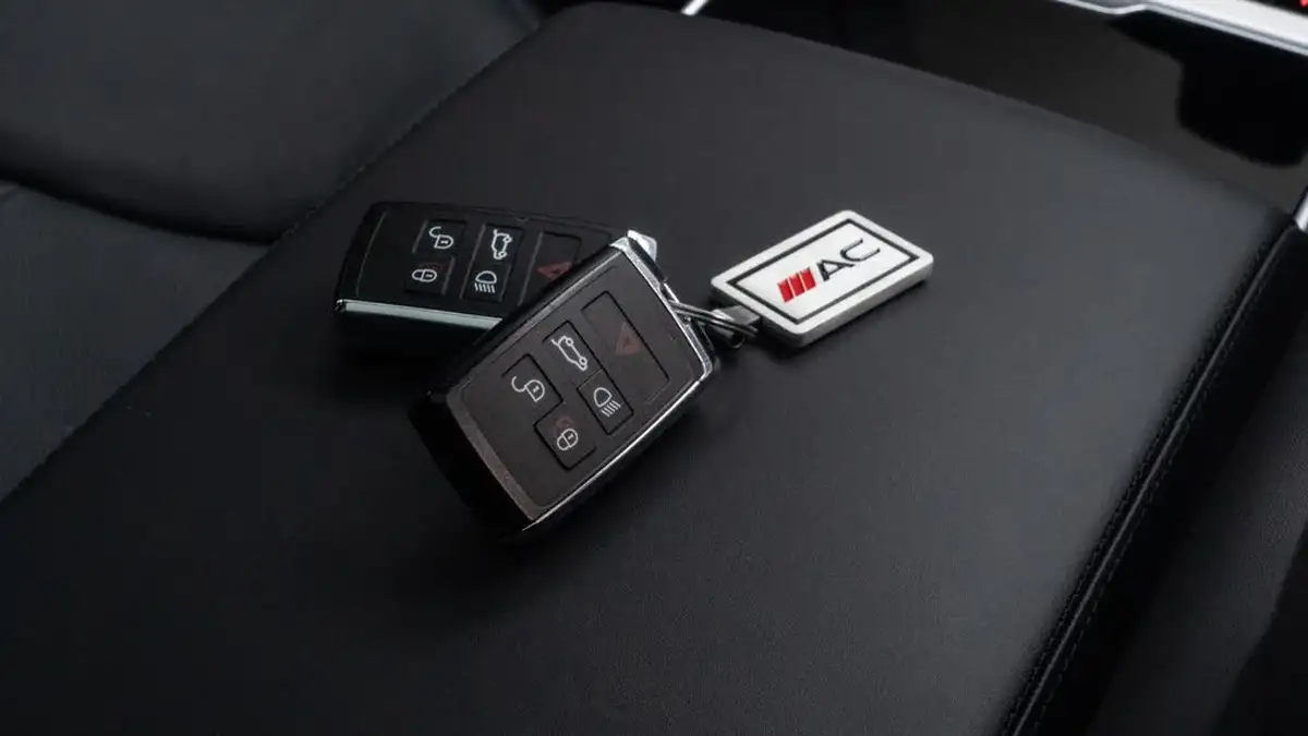 2024-land-rover-range-rover-30-d350-hse-big-15