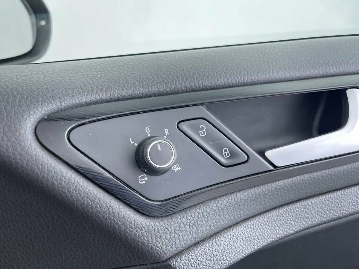 2014-volkswagen-golf-20tdi-gtd-bmt-3d-big-52