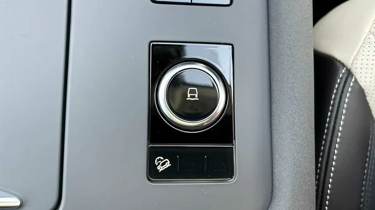 2025-land-rover-discovery-30-d350-dynamic-se-big-25