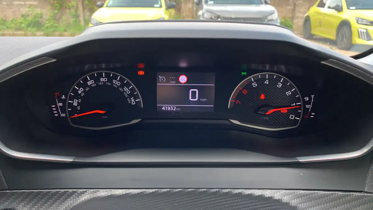2021-peugeot-208-12-puretech-allure-100bhp-big-34
