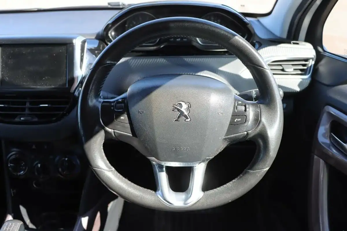 2016-peugeot-2008-crossover-12-puretech-active-big-17