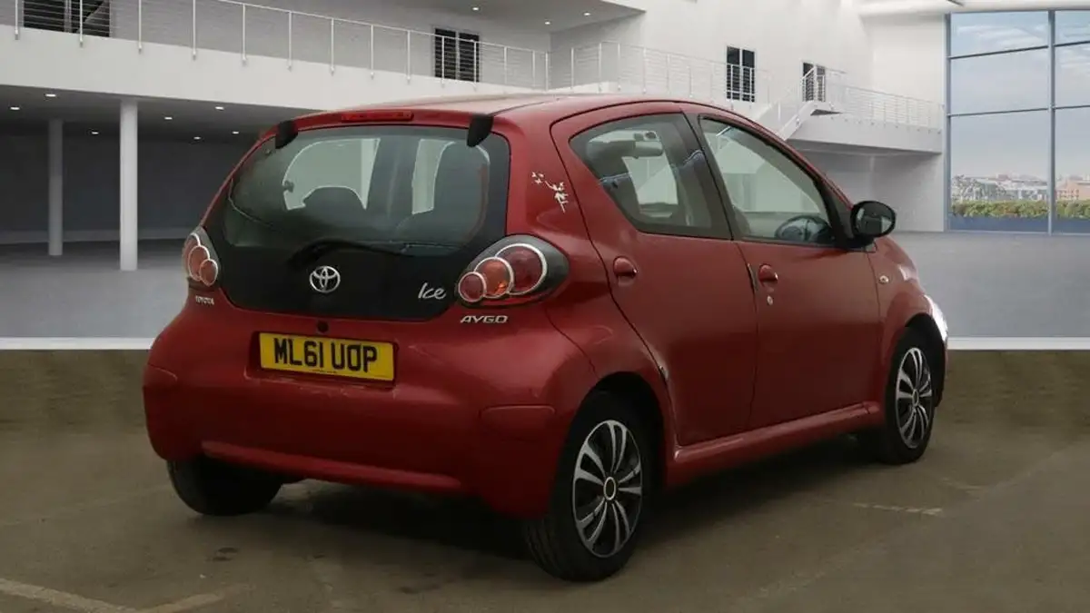 2011-toyota-aygo-10-aygo-ice-5d-multimode-big-7
